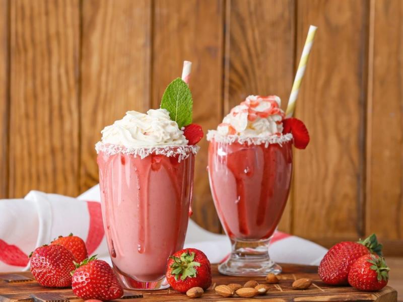 Strawberry Milkshake chế biến cầu kỳ hơn