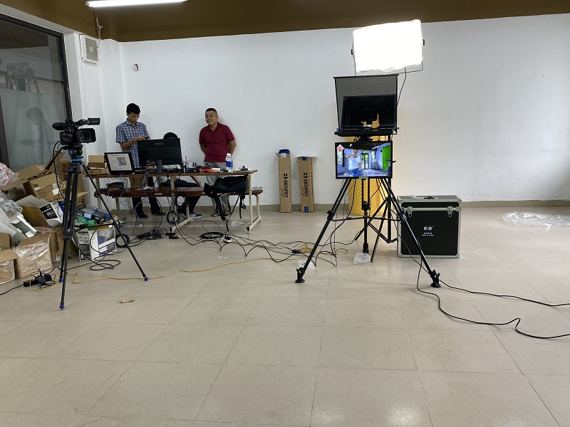 Các trang thiết bị trong studio