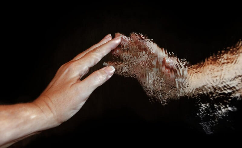 Có nhiều sự việc hé lộ sự tồn tại của thế giới song song