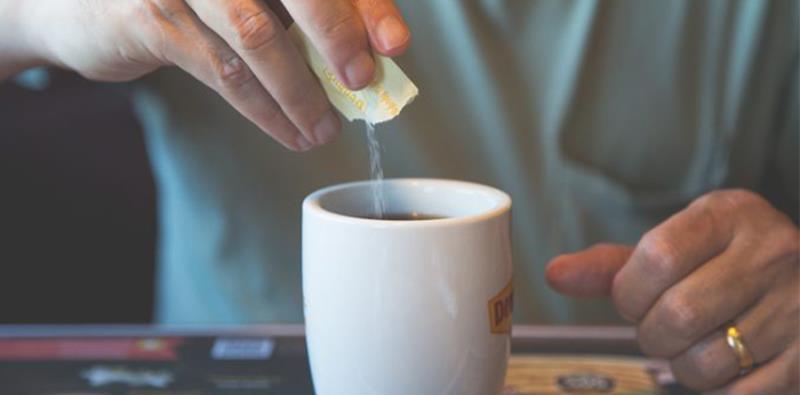 Một số tác hại có thể gặp phải khi dùng đường ăn kiêng