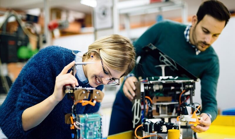 Làm việc với thái độ nghiêm túc