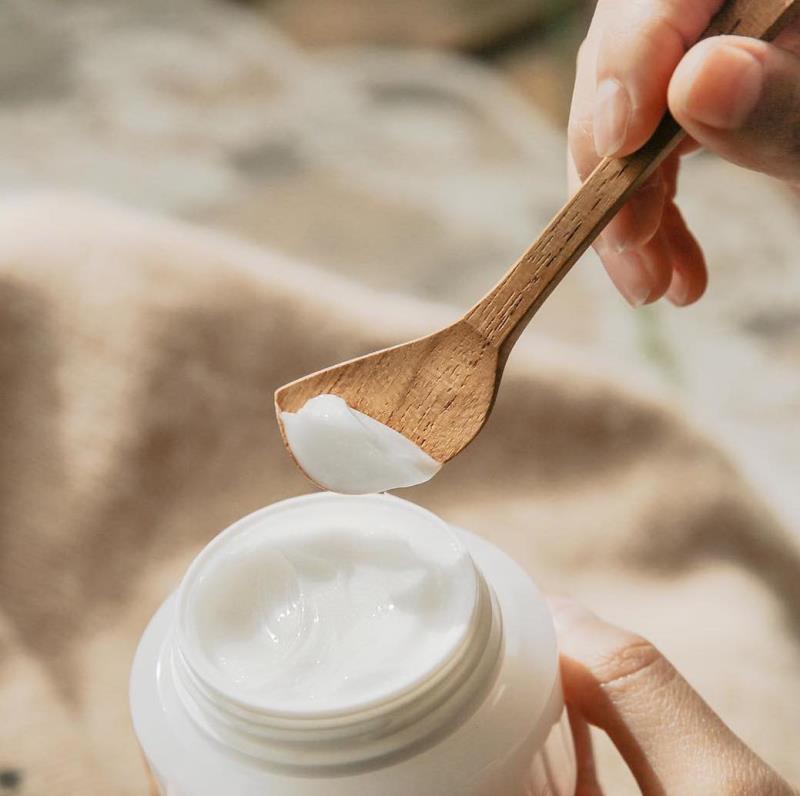 Các thành phần thường có trong sản phẩm khóa ẩm