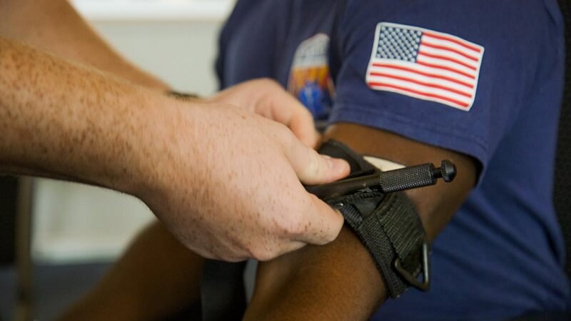 Khi tháo garô người bị thương có thể bị sốc