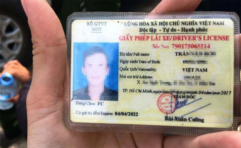 Nếu bạn muốn điều khiển xe container thì nên thi bằng FC thay vì FE