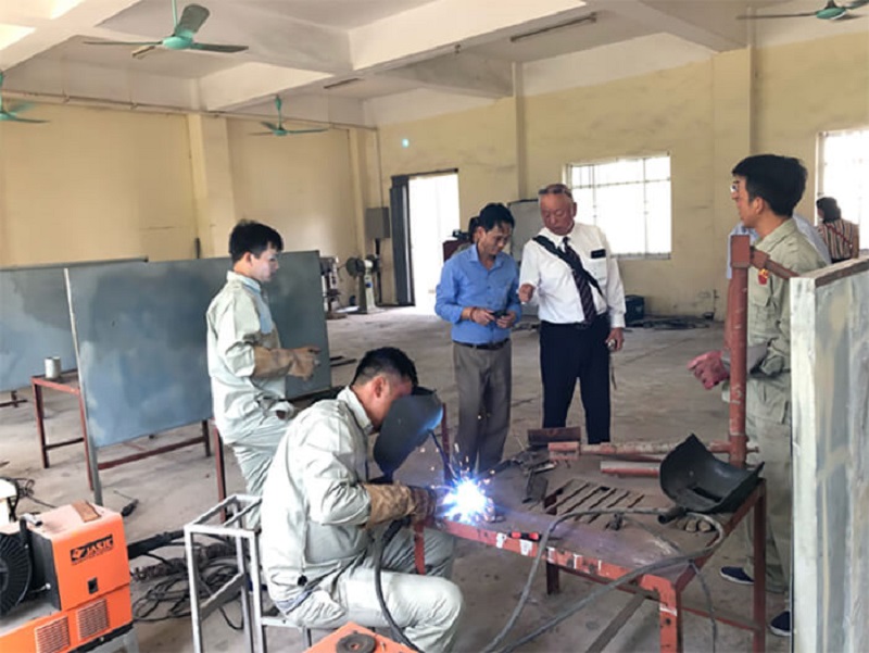 Về kỹ năng và kinh nghiệm