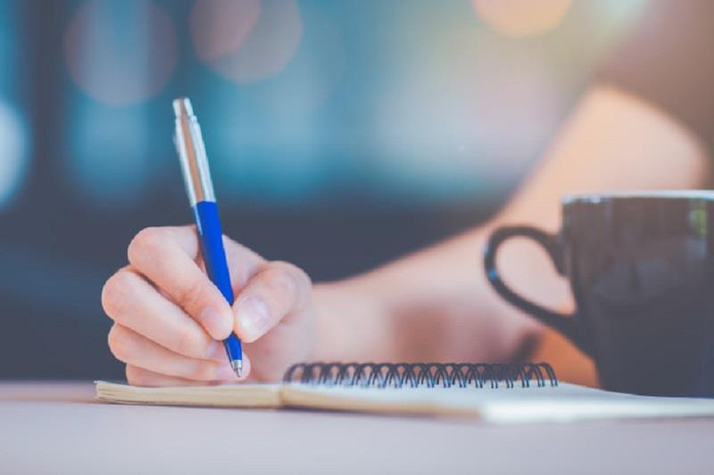 Viết lý do nghỉ việc trong đơn xin nghỉ việc của cán bộ xã