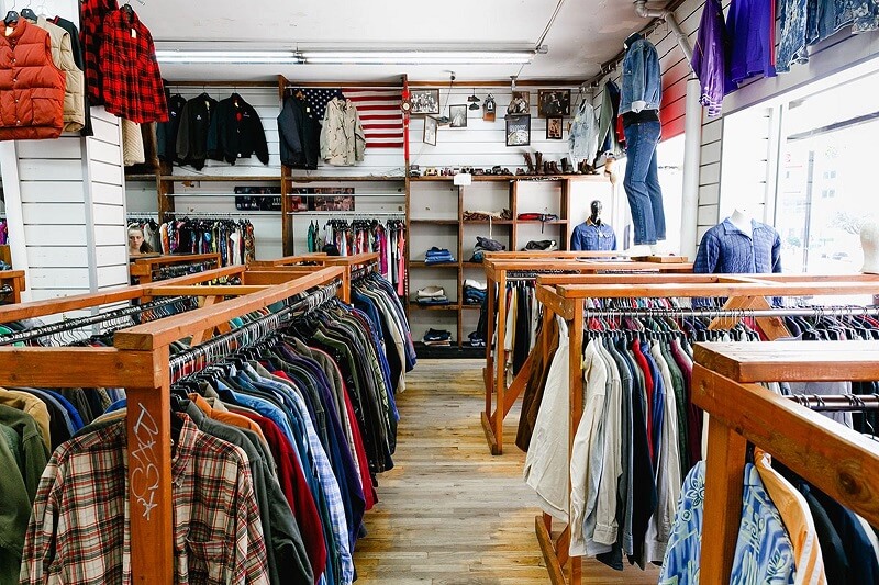 Thrift store là cửa hàng bán đồ cũ có nguồn gốc từ Mỹ