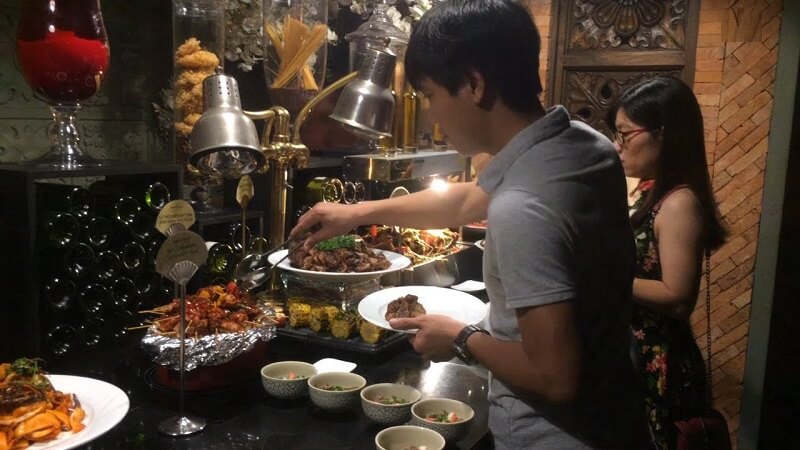 Thưởng tiệc semi buffet khi nào