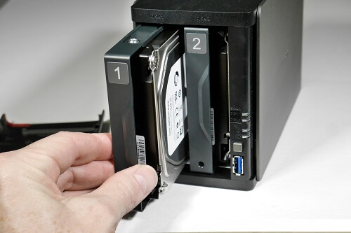 Tiếng ồn của ổ cứng NAS