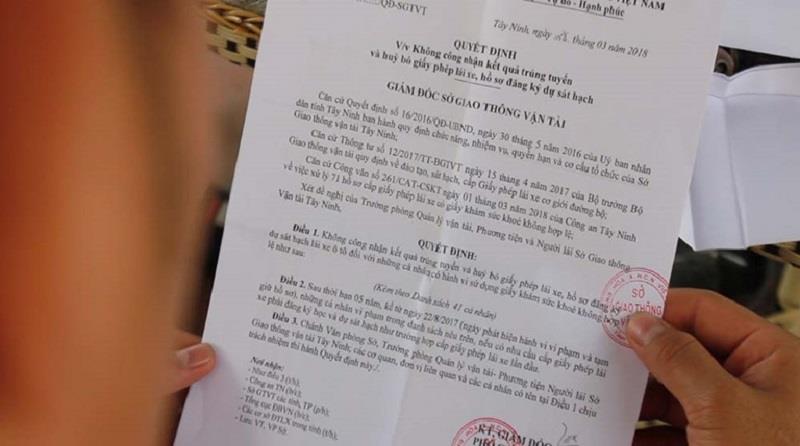 Người làm giả giấy khám sức khỏe có thể bị phạt tù và phạt tiền