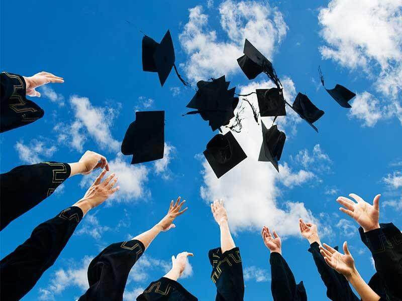 Cơ hội việc làm và học phí của trường