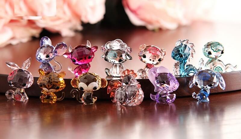 Tìm hiểu về các loại đá Swarovski