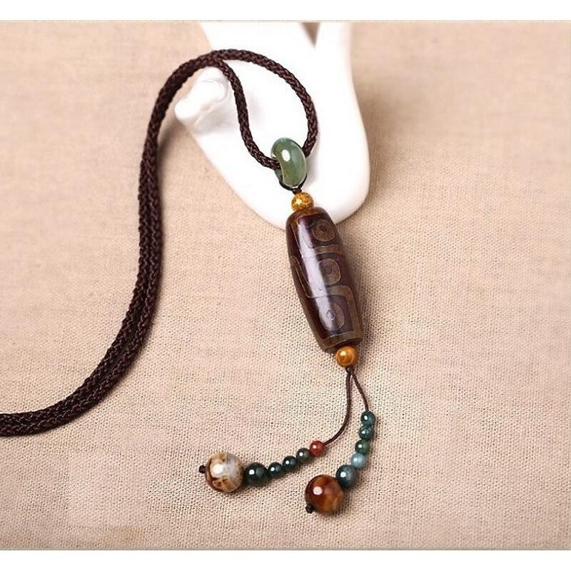 Tìm hiểu về đá quý Dzi trên góc nhìn phong thủy