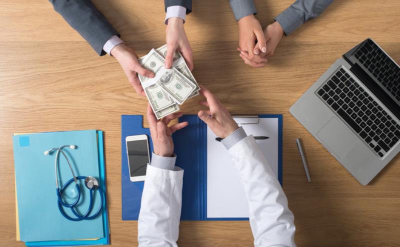 Tính tiền lương và đề xuất phúc lợi cho nhân sự