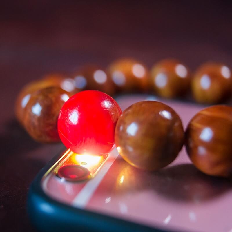 Gỗ huyết rồng có tính thấu quang độc nhất vô nhị