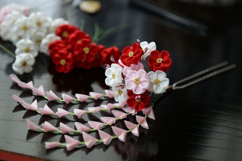 Shinobi nữ sử dụng cả trâm cài tóc để làm vũ khí