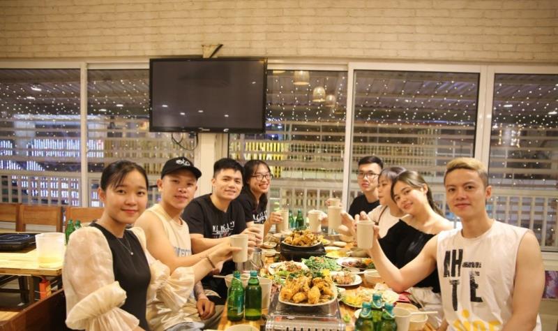 Trang trí không gian quán nhậu đủ ánh sáng