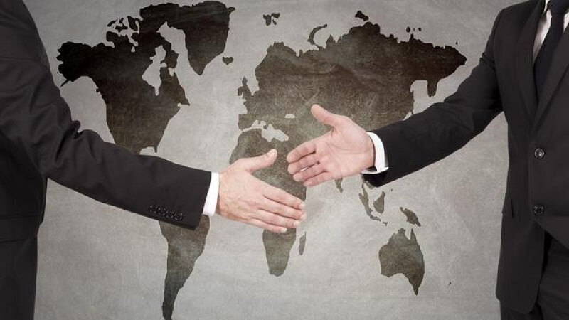 Cả bên bán và bên mua đều phải có tư cách pháp lý