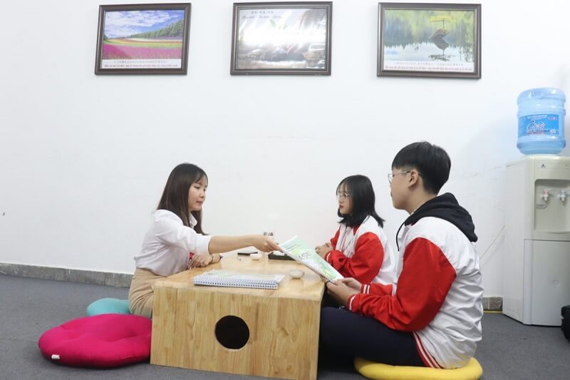 Ở nước ta tư vấn tâm lý học đường còn rất mới mẻ và chưa phổ biến