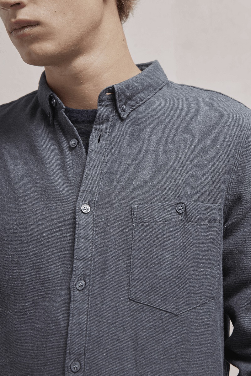 Áo sơ mi trơn làm từ vải flannel