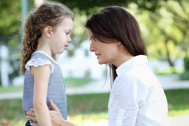 Vì sao trẻ lại nghịch ngợm và không nghe lời bố mẹ