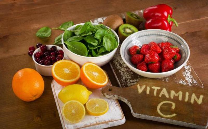 Vitamin C giúp da và tóc được bảo vệ