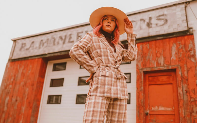 Trong thiết kế đồ họa có thể ứng dụng cả phong cách Retro