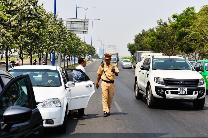 Lái xe không phù hợp với bằng sẽ bị xử phạt rất nặng