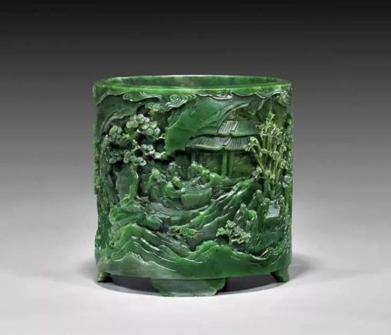 Ngọc bích Nephrite mang tới nhiều ý nghĩa phong thủy
