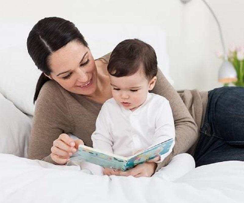 Khi nào nên bắt đầu kể chuyện cho bé ngủ