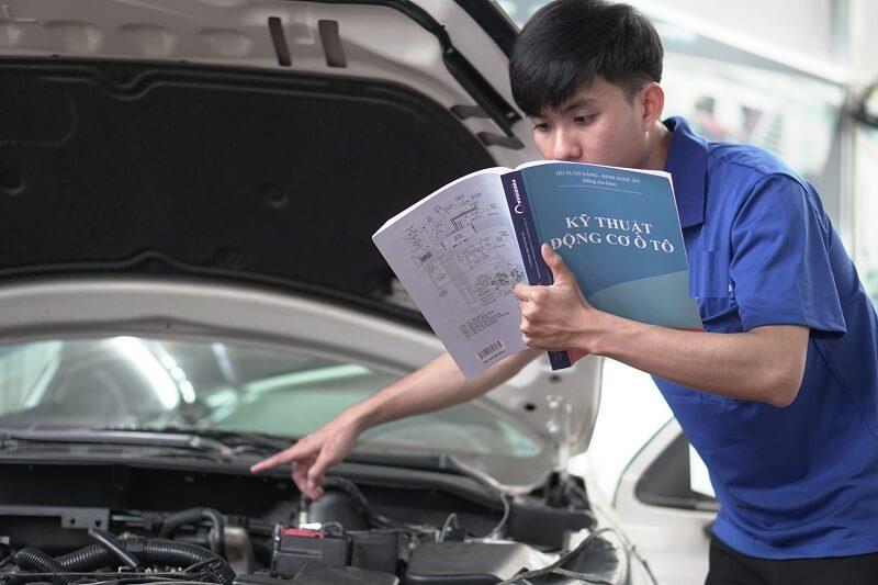 Viết mẫu đơn xin việc ngành ô tô ấn tượng