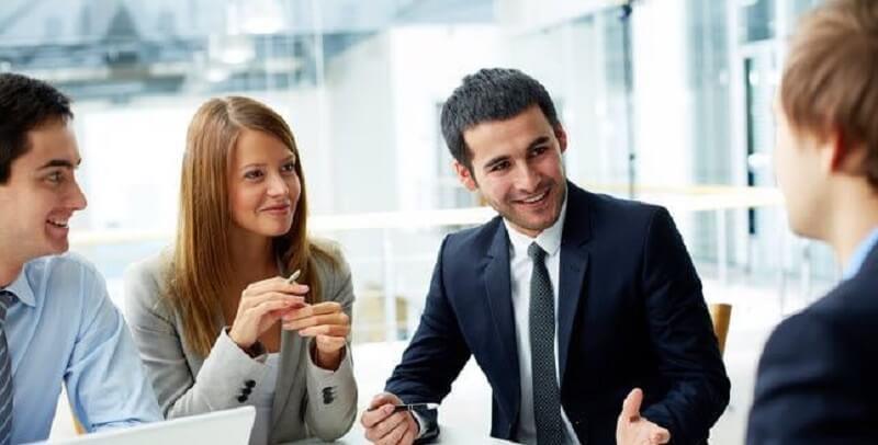 Nhân viên kinh doanh thiết bị y tế làm gì