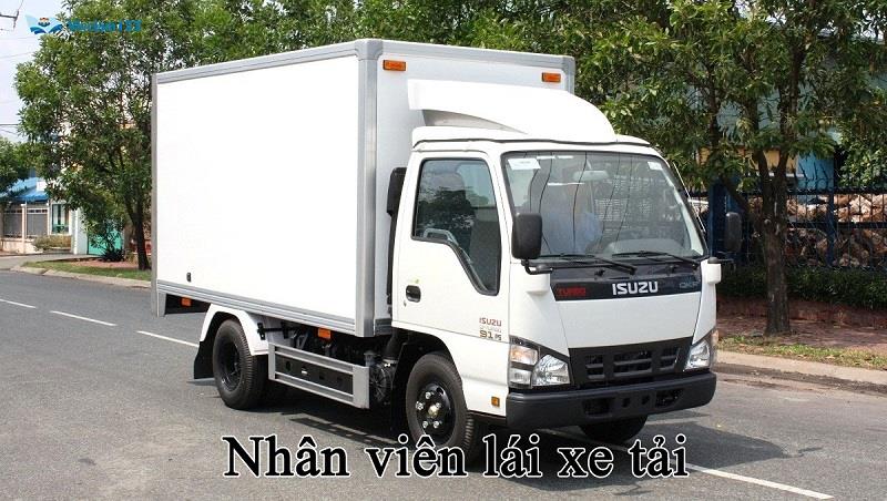Nhân viên lái xe tải