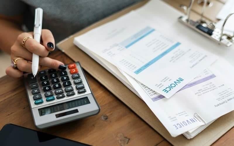 Phó phòng kinh doanh lên kế hoạch kinh doanh cho cả phòng