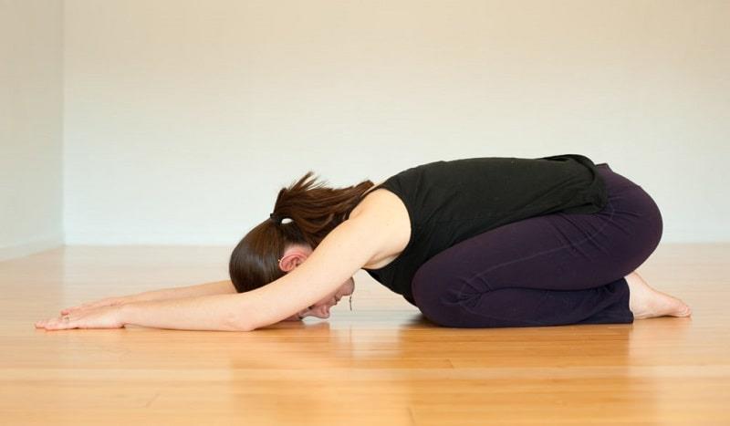 Tư thế em bé (Child’s pose)