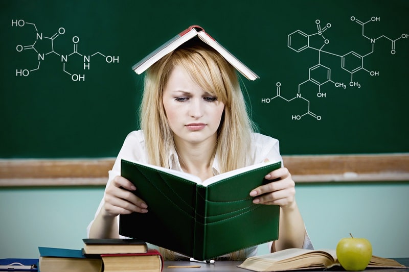 Học sách giáo khoa rất quan trọng trong môn hóa học
