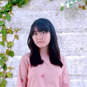              杨玲丹